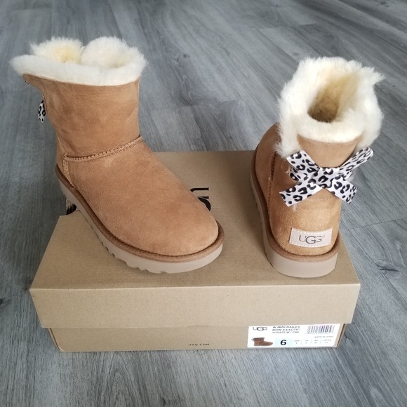 ugg boots mini bow